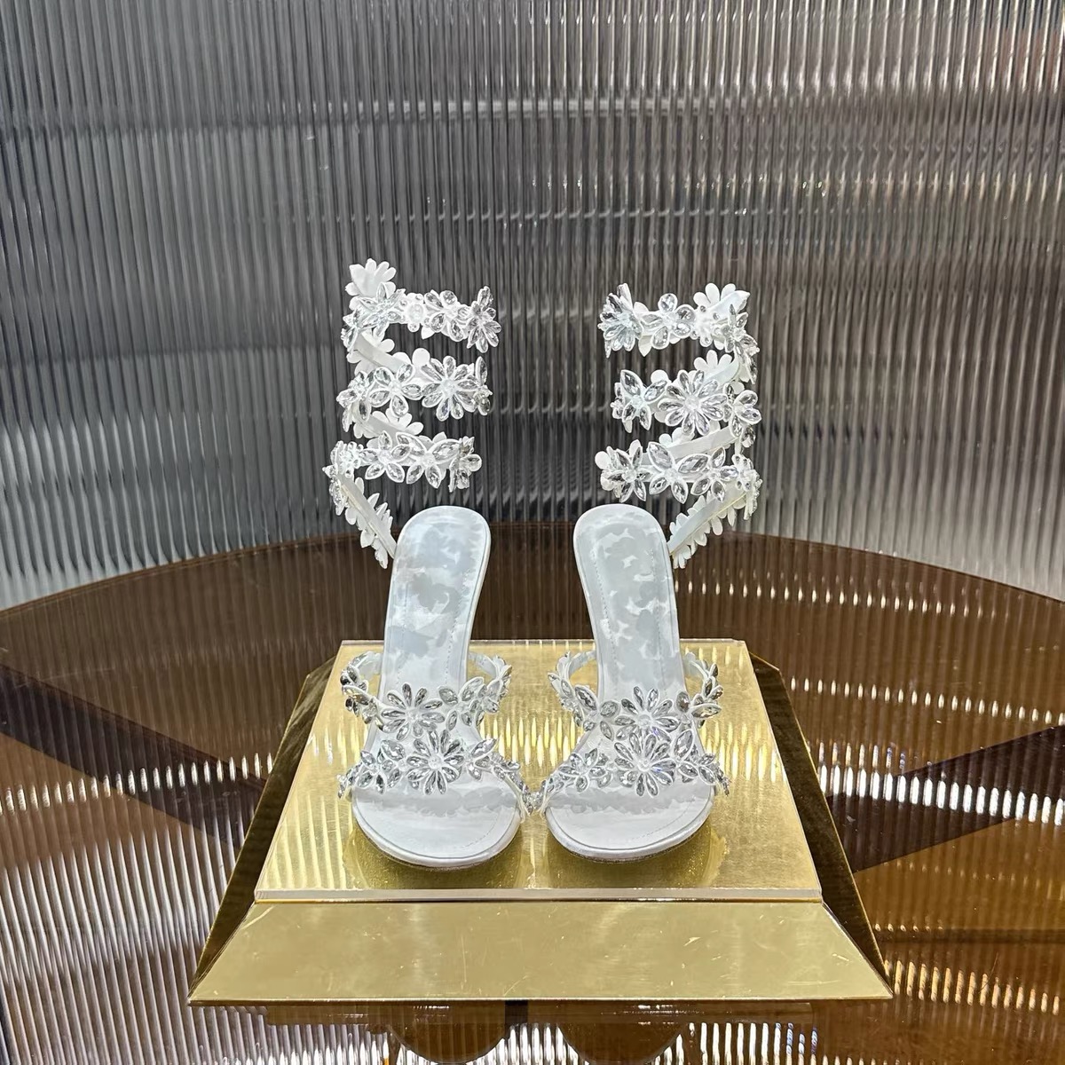 Novas Sandálias Femininas de V - Rhinestone Sandal Women avaliação e preço